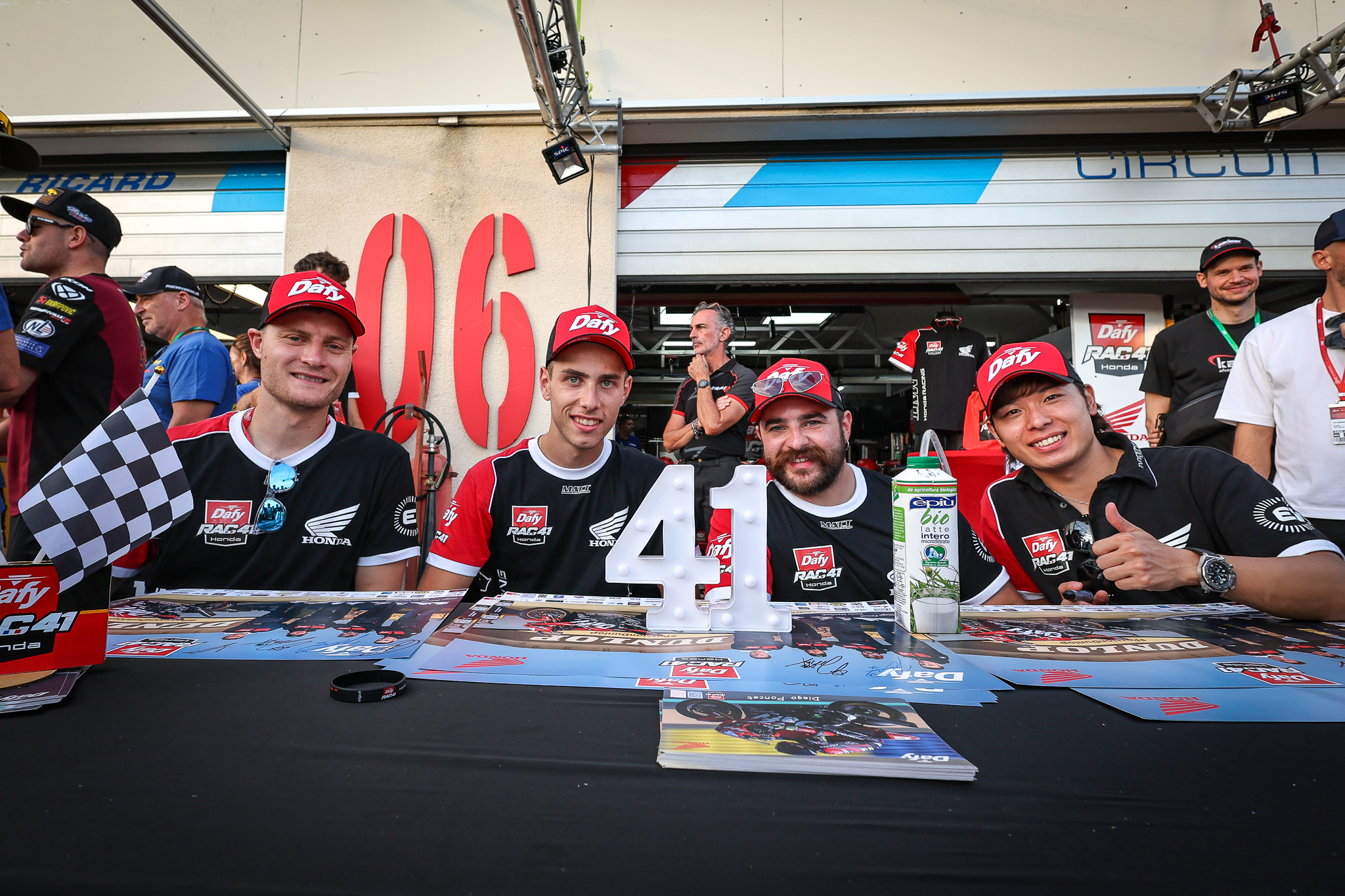 バイクのニュースで「チャンピオンシップが大きく動く可能性」13ポイント差の2番手で挑むEWC最終戦　レーシングライダー石塚健のレースレポートが公開されました！