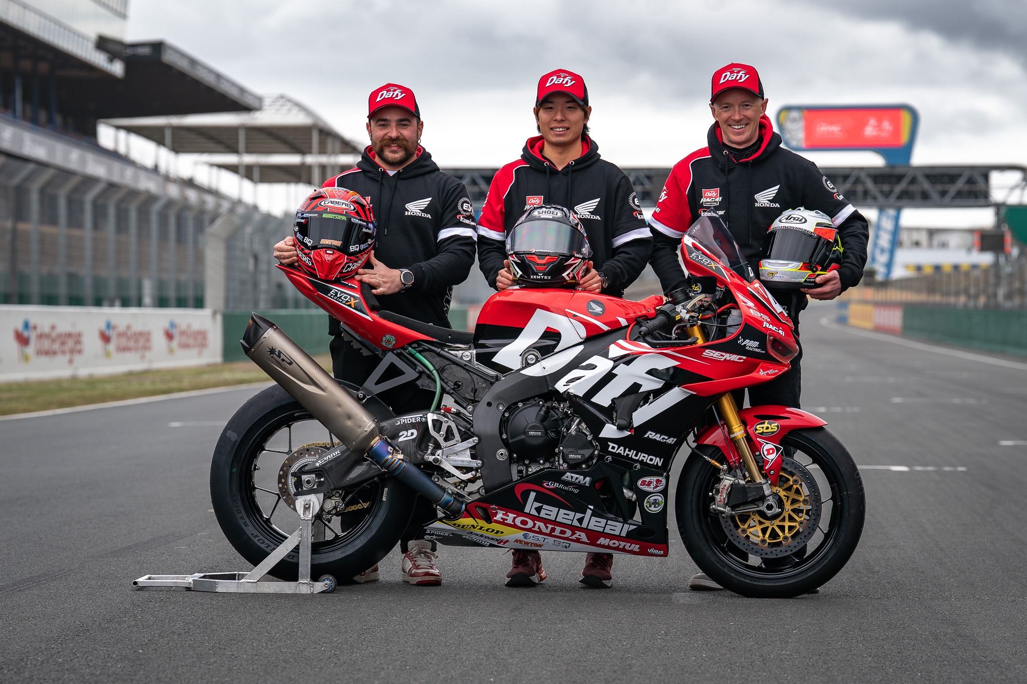 バイクのニュースで『2026年シーズン間もなく開幕戦!!　FIM世界耐久ロードレース選手権　東京からル・マン入りした公式テスト　レーシングライダー石塚健のレースレポート』が公開されました！